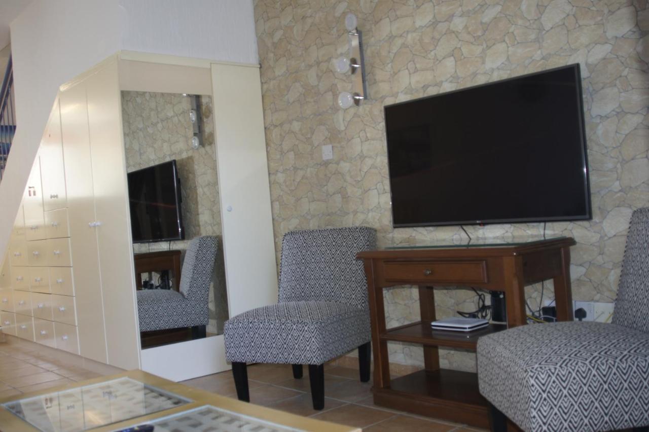 Family Paradise- Luxury Combined With Home Comfort Paphos Esterno foto